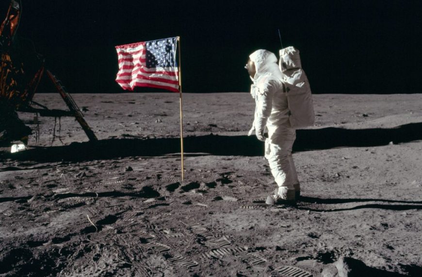 You Think Immigration’s Bad Now? Buzz Aldrin Had To Declare Moon Rocks After Coming Back From The Moon – View from the Wing