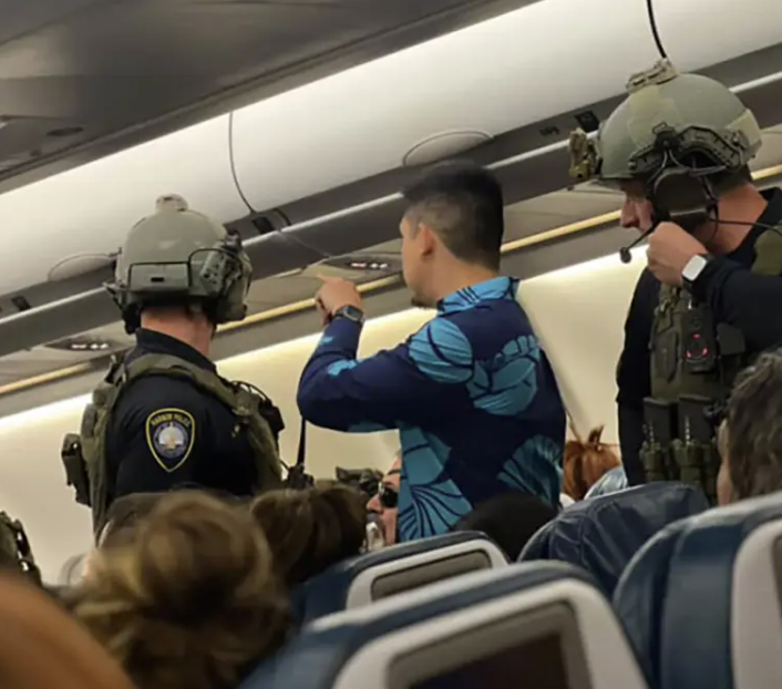‘That Guy Has A Bomb’: Erratic Navy Tech’s Lie Halts Takeoff—FBI Storms Hawaii Flight With Guns Drawn – View from the Wing